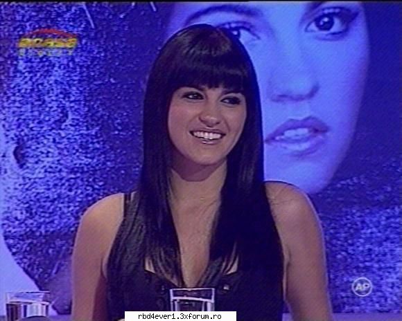 cum arata cel mai bine mayte - a patra poza bruneta cu breton - Maite