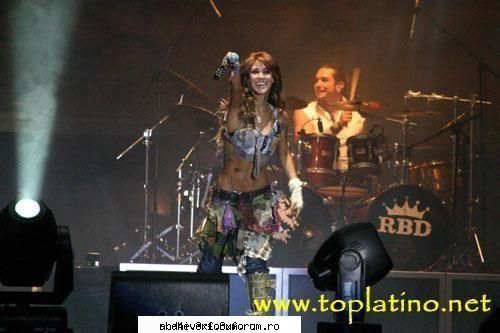 poze anahi din concerte - mia colucci366 - Anahi